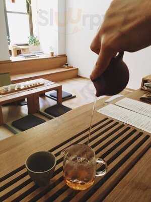 Floating Mountain Tea House + Gallery