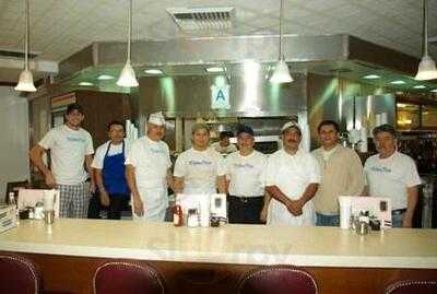 Mickey Fine Pharmacy & Grill