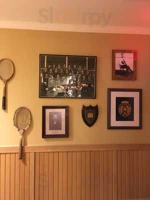 Brooks Brothers Red Fleece Cafe