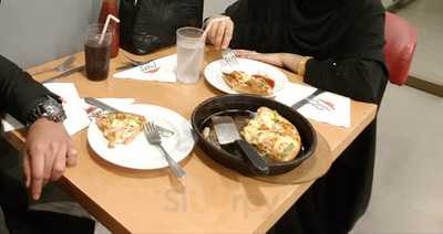 Pizza Hut Delivery & Wings