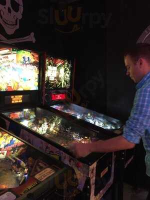 Two Bit's Retro Arcade