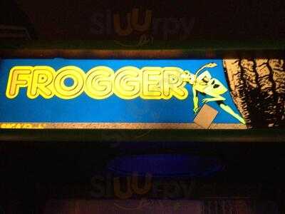 Two Bit's Retro Arcade