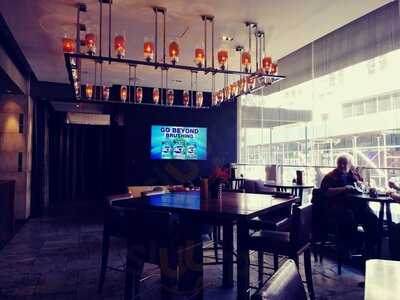 The Stinger Cocktail Bar & Kitchen