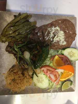 El Puerto Mariscos & Grill