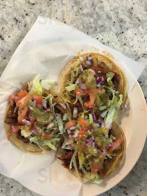 El Puerto Mariscos & Grill