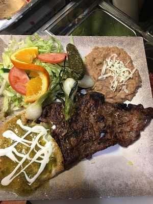 El Puerto Mariscos & Grill