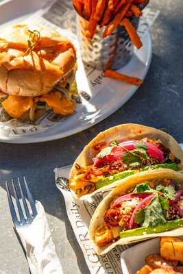 Ivanhoe Restaurant & Bar