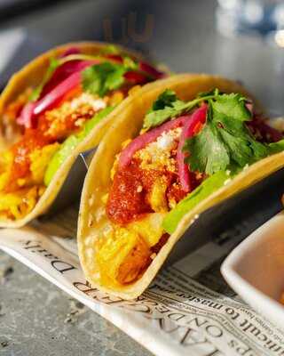 Ivanhoe Restaurant & Bar