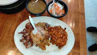 Birrieria Y Carnitas El Gallito