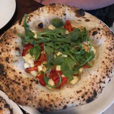 Una Pizza Napoletana