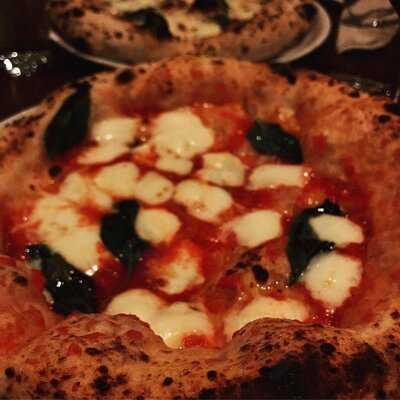 Una Pizza Napoletana