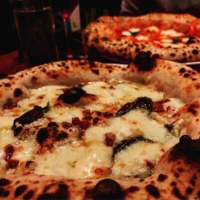 Una Pizza Napoletana