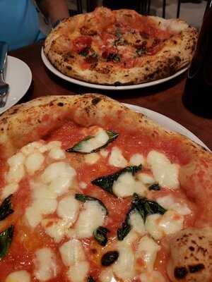 Una Pizza Napoletana