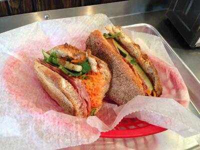 Xe May Sandwich Shop