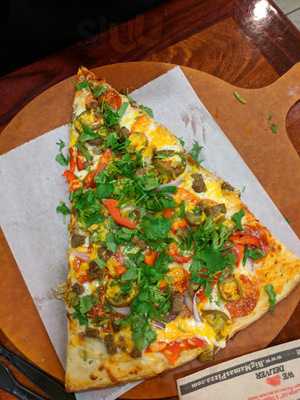 Big Mama's And Papa's Pizzeria