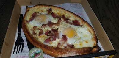 Big Mama's And Papa's Pizzeria