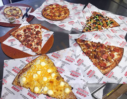 Big Mama's And Papa's Pizzeria