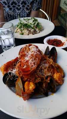 Fratelli Brick Oven Pizza