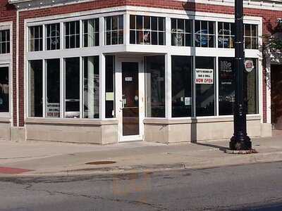 Ray's Roundup Bar & Grill