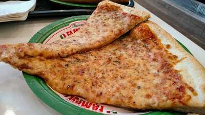Famous Famiglia Pizzeria