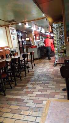 Famous Famiglia Pizzeria