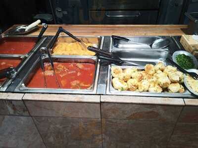 Famous Famiglia Pizzeria