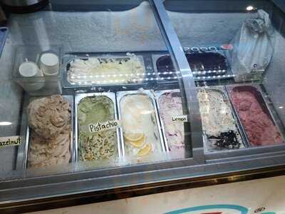 Famous Famiglia Pizzeria