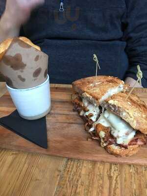 Blackbarn Restaurant