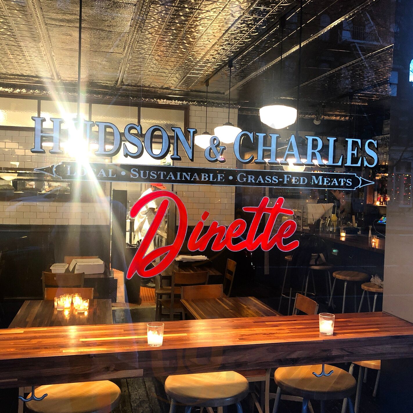 Hudson & Charles Dinette