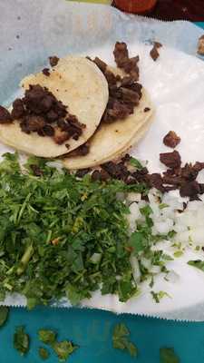 Los Cunados Restaurant