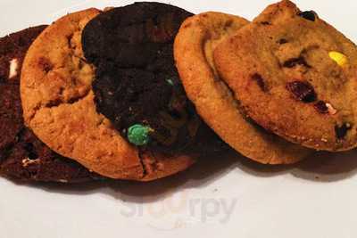 Insomnia Cookies