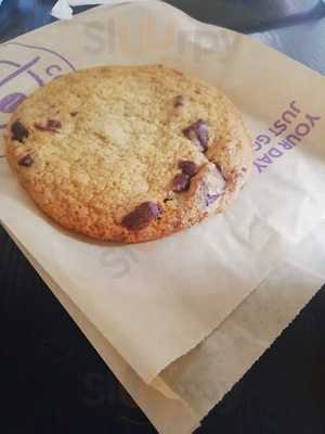 Coffee Bean & Tea Leaf