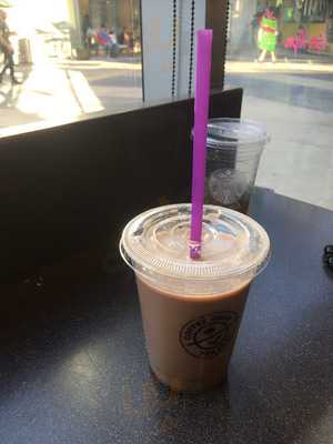 Coffee Bean & Tea Leaf