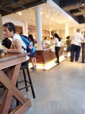 Paris Baguette Bakery