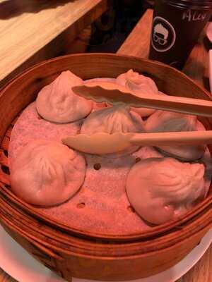 Hui Restaurant And Bar