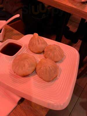 Hui Restaurant And Bar