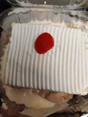 Tres Leches Cafe