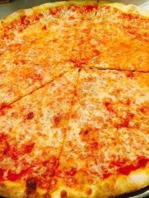 Famous Giannino Pizzeria