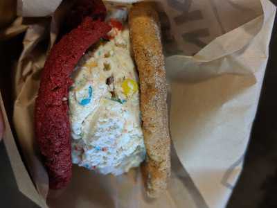 Chunk-n-chip Cookies