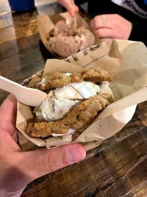 Chunk-n-chip Cookies