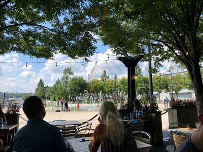 Hook'd On The Hudson