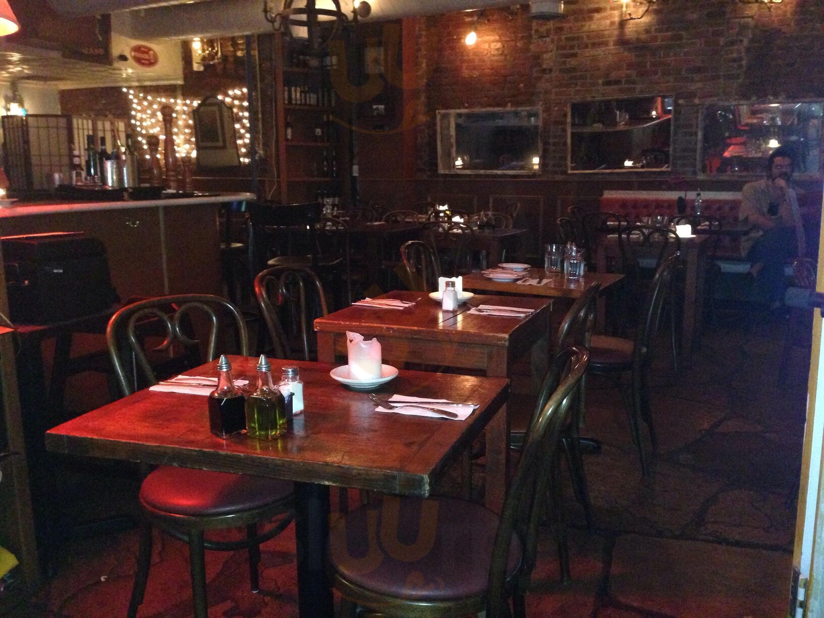 Crudo Vineria Con Cucina