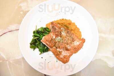 Sall Restaurant & Lounge