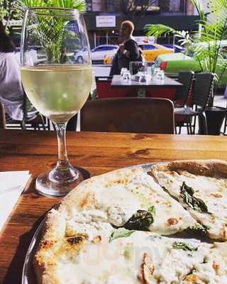 Oui, Oui Crepes And Pizza