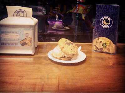 Insomnia Cookies
