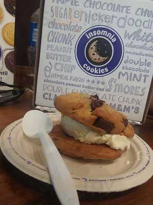 Insomnia Cookies