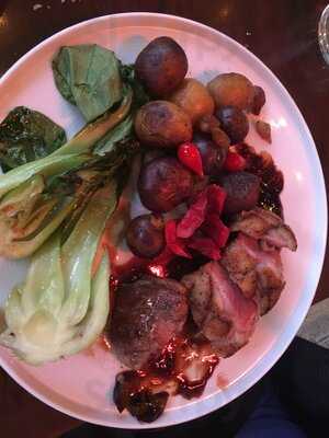 Salar Restaurant And Lounge