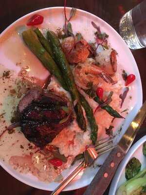 Salar Restaurant And Lounge