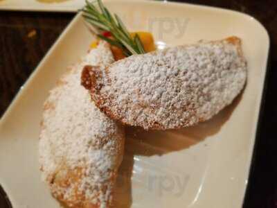 Salar Restaurant And Lounge