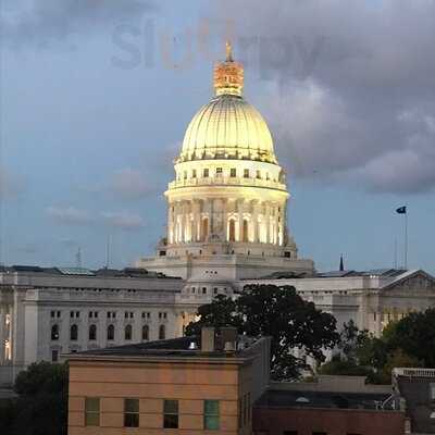 Eno Vino Wine Bar & Bistro